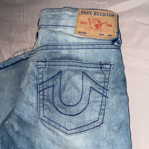 True Religion Geno Relaxed Slim Jean Shorts - Picture 3 of 5